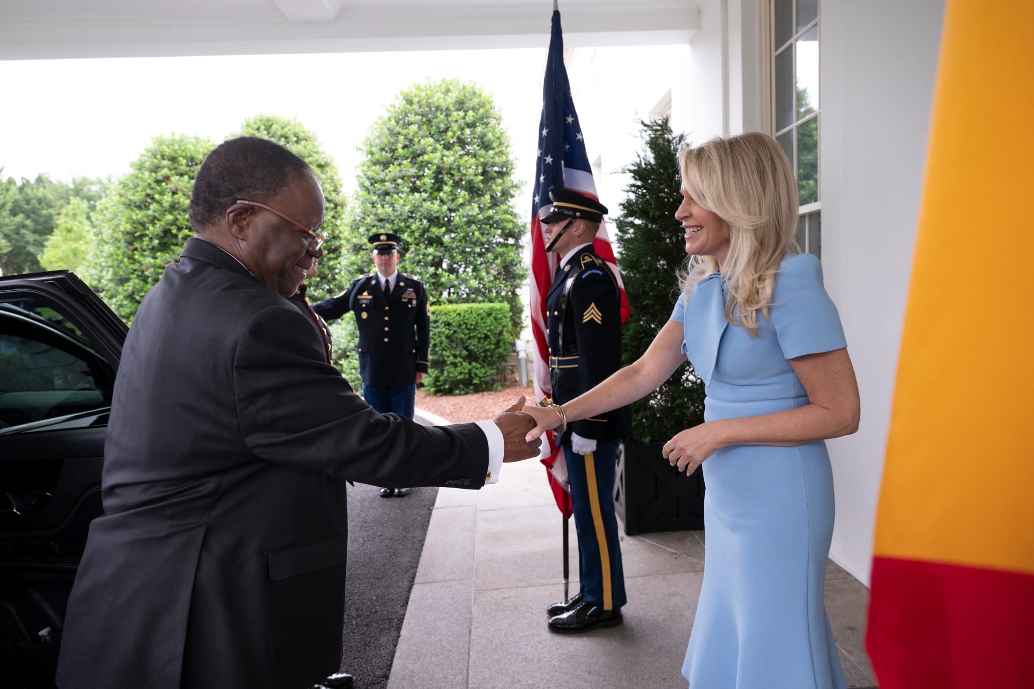 Son Excellence Basile Ikouébé 